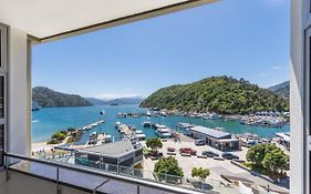 Astonishing Views Superb Waterfront Apartment